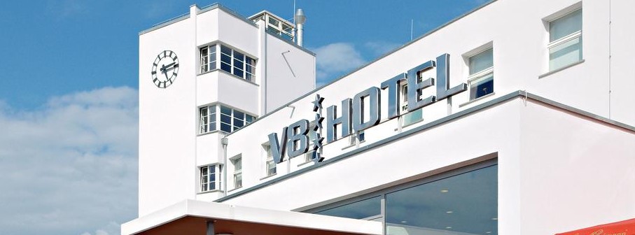 V8 Hotel GmbH & Co KG